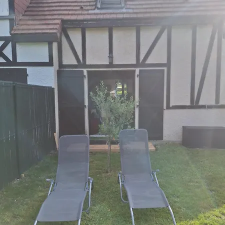 Hébergement de vacances Cosy Avec Jardin, Piscine, Tennis Et Parking Cabourg